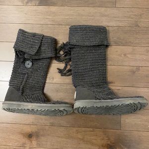 Women’s grey knit boot